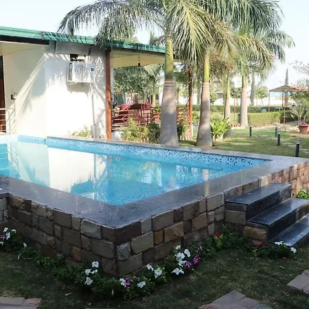 Green Palm Estate- Private Farm Retreat With Pool-3